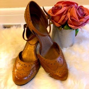 Camel leather heels